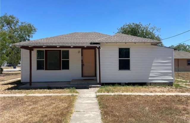 303 E Hackberry Street photos photos