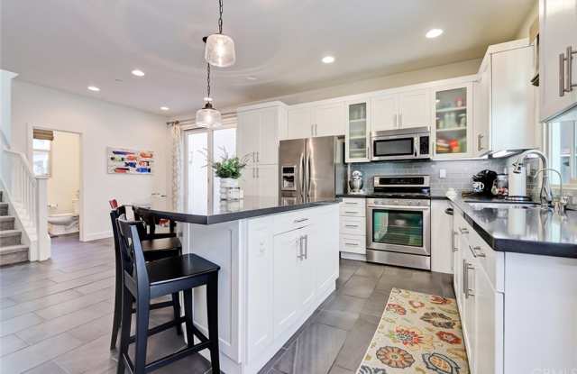 5525 Palm Drive Gallery 3