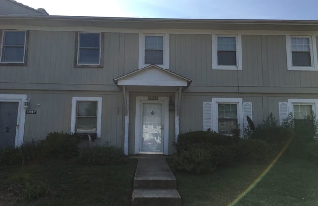 5731-F Bramblegate Drive - 5731 Bramblegate Rd, Greensboro, NC 27409