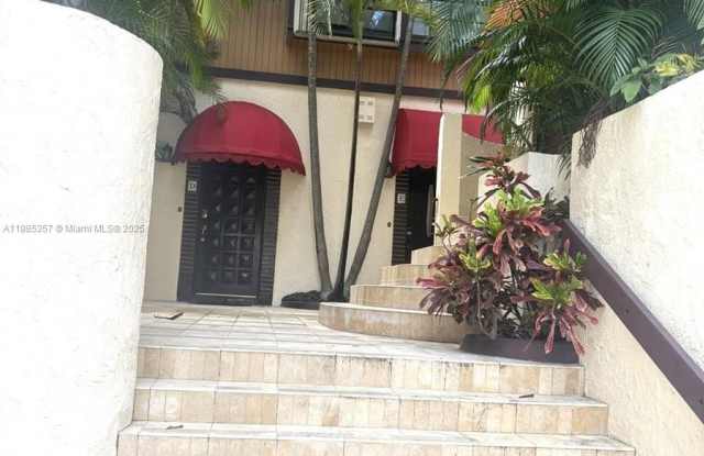 1890 Brickell Ave photos photos