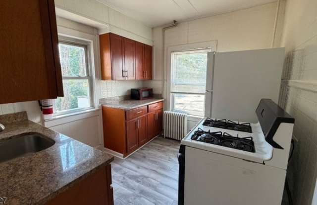 516 Morris Ave photos photos