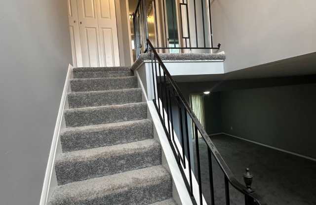 8909 MEADOW HEIGHTS Road Gallery 4
