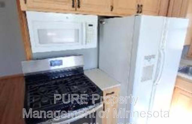 425 Adams Ave - 425 Adams Avenue, Edina, MN 55343