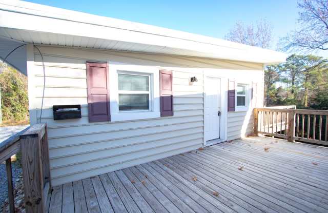 Updated Duplex in the Heart of Newport News Gallery 3