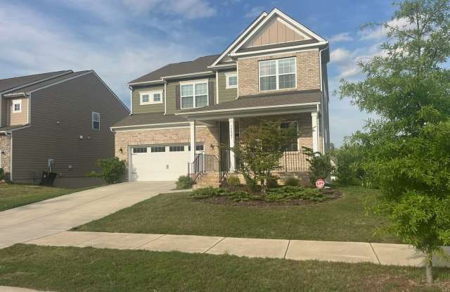 5 bed, 3.5 bathroom in Huntersville photos photos