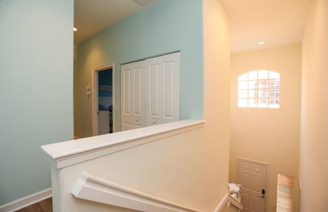 Beautiful Estero Condo Gallery 4