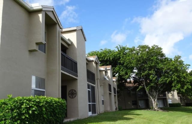 725 SW 113th Way Fl 33025 - 725 Southwest 113th Way, Pembroke Pines, FL 33025