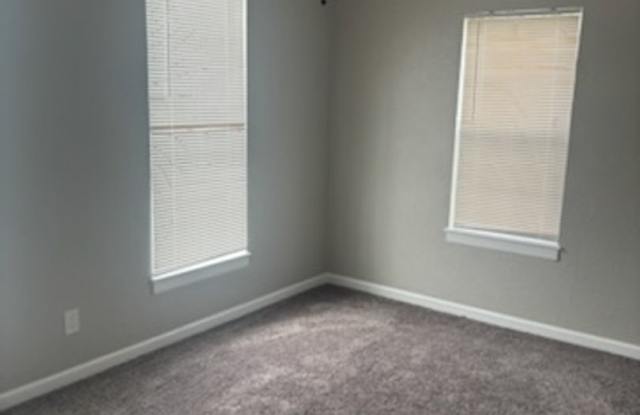 Charming 2-Bedroom, 1-Bath Duplex Near Cameron University Gallery 4