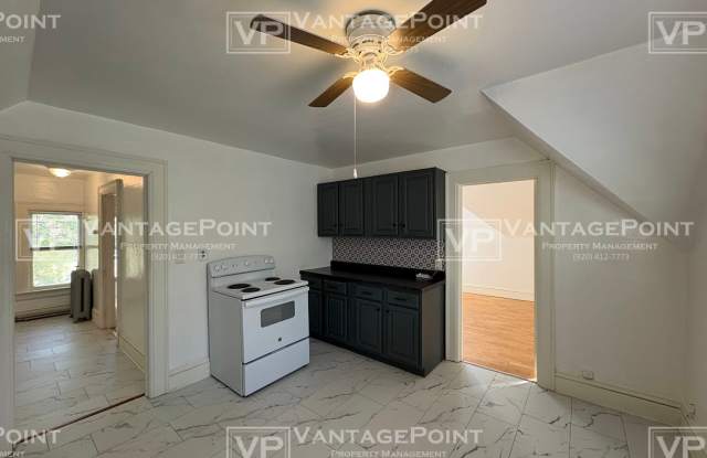 1103 North Division Street - Upper Gallery 3