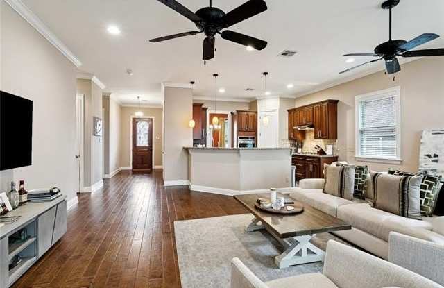 616 RIDGEWOOD Drive Gallery 2
