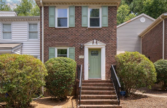 109 Gunston Court - 109 Gunston Court, Chapel Hill, NC 27514