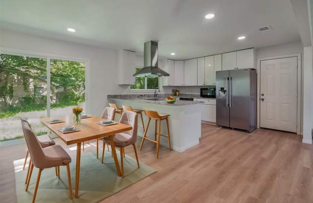 1421 S Scullin Avenue Gallery 1