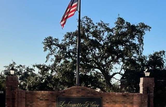 7500 Callaghan unit: 182 photos photos