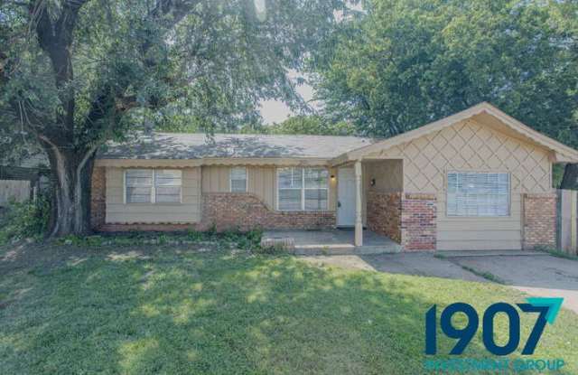 801 Briarlane Road photos photos