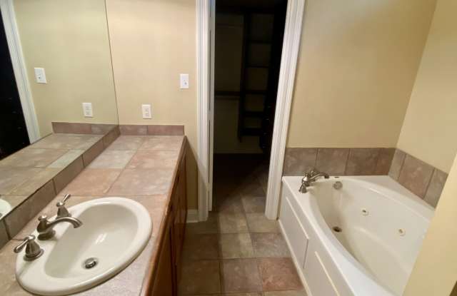 221 Windcreek Ln Gallery 4