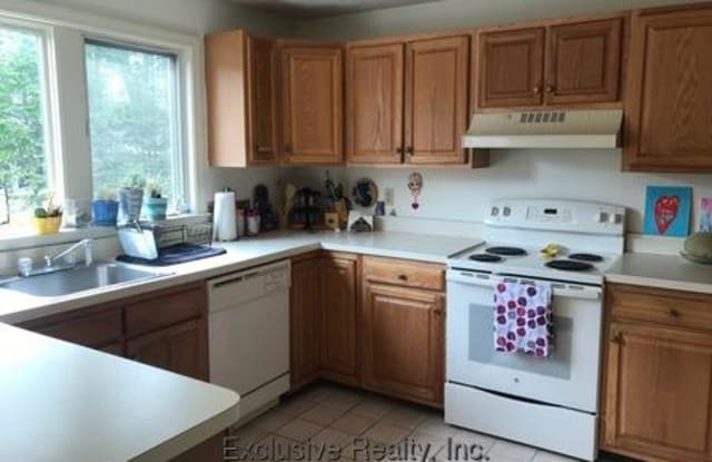 286 Newtonville - 286 Newtonville Avenue, Newton, MA 02460