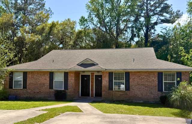 2/2 with landscaping included photos photos