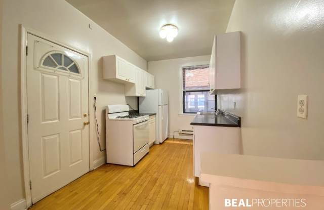 1315 Oak Ave - 1315 Oak Avenue, Evanston, IL 60201