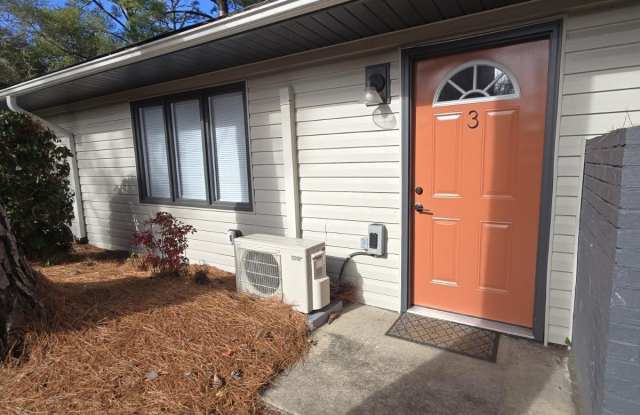 1330 N Howe Street unit: 3 photos photos