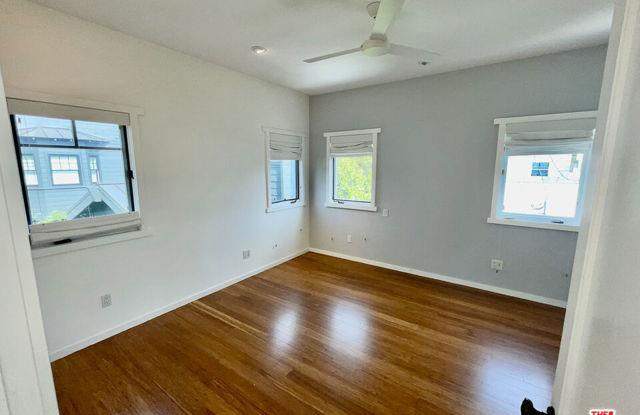 558 Rialto Avenue - 558 Rialto Avenue, Los Angeles, CA 90291