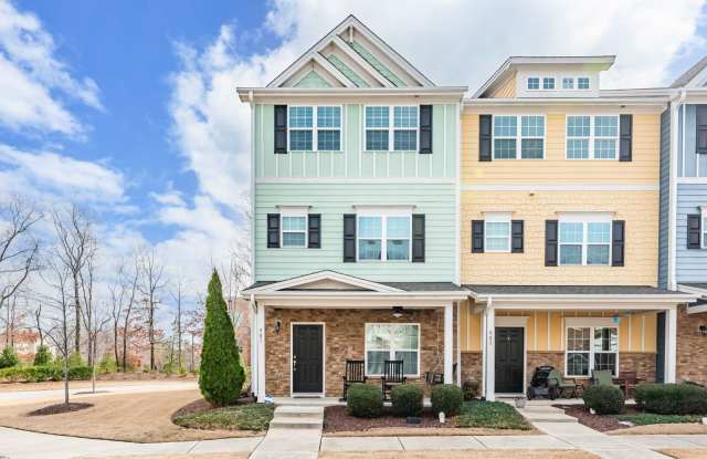 Gorgeous End-Unit Townhome Available in Apex photos photos