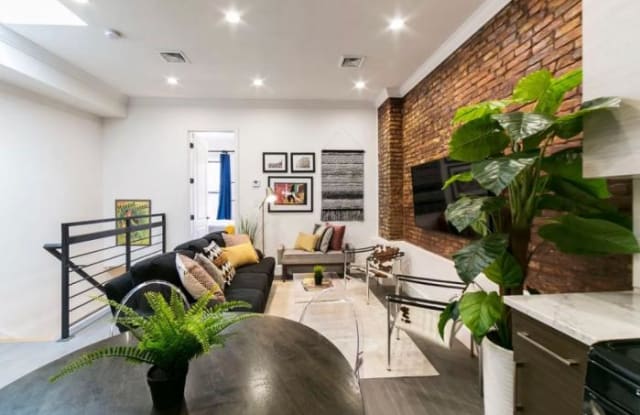 578 Quincy Street photos photos
