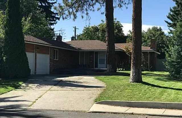 Large 2640 sq. ft. Single Family Home for Rent! - 4 Bedroom, 2 Bathroom Located in Cheney! photos photos