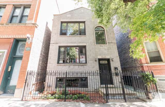 845 North Hoyne Avenue photos photos