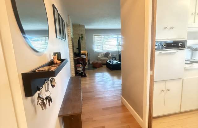 6955 Southwest Rollingwood Drive Gallery 2