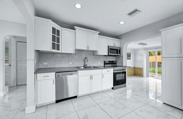 2714 Fillmore Street photos photos