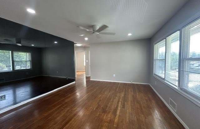328 W EDMONSTON DR Gallery 2