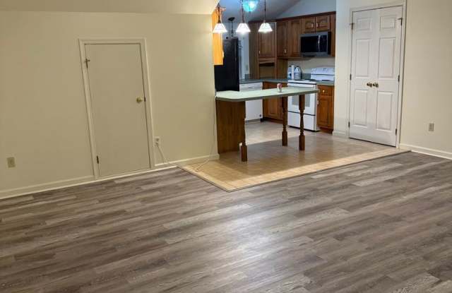 COLLEGE AVENUE EAST 215 photos photos