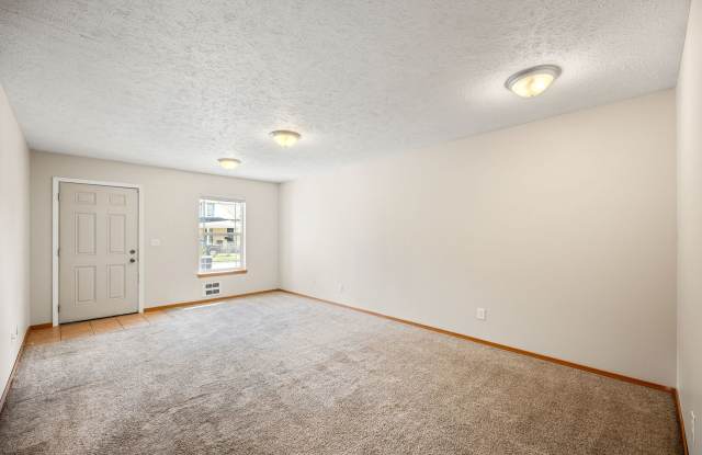 Spacious 3-Bed Duplex in Central Spokane — Washer/Dryer Included Gallery 4