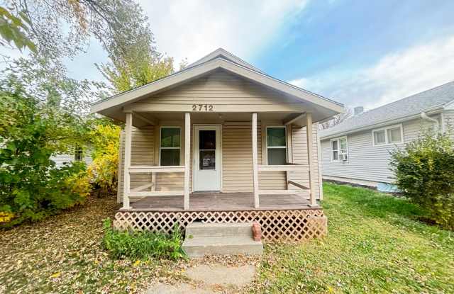 West End Comfort with Updated Kitchen - 2712 5th Avenue, Council Bluffs, IA 51501