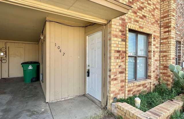 COMING SOON! | 3-Bedroom Townhome Conveniently Located! Gallery 1