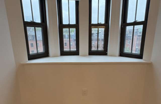 521 Massachusetts Ave Gallery 4
