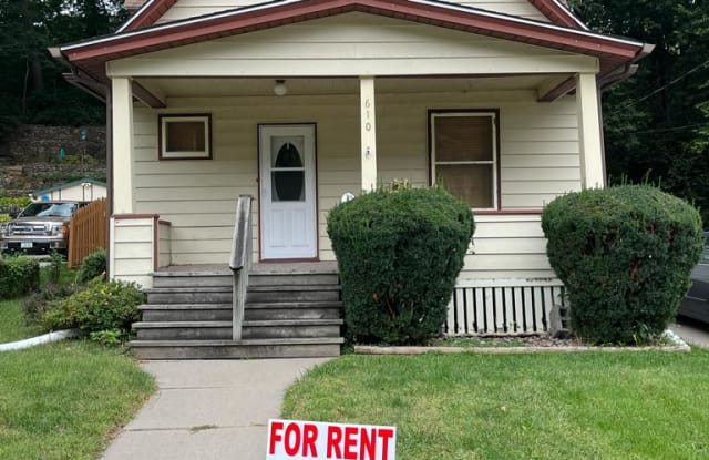 610 Franklin Avenue - 610 Franklin Avenue, Council Bluffs, IA 51503