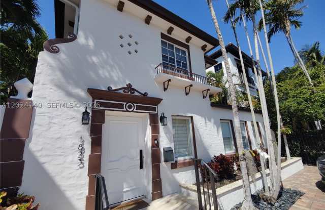 1823 S Bayshore Ln Gallery 4
