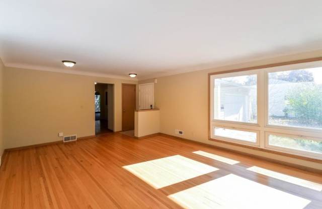 5901 Ruth Drive Gallery 4