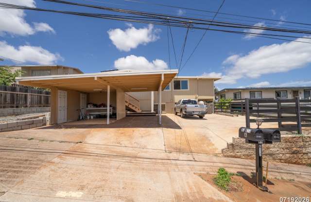 $3,900 / 3br - 3 Bed 1 Bath Duplex in Makakilo photos photos $3,900 / 3br - 3 Bed 1 Bath Duplex in Makakilo photos photos