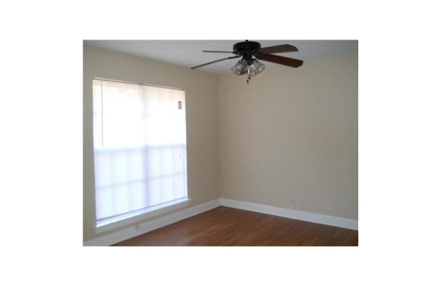 SFH;    SOUTH AUSTIN - 78745 Gallery 4