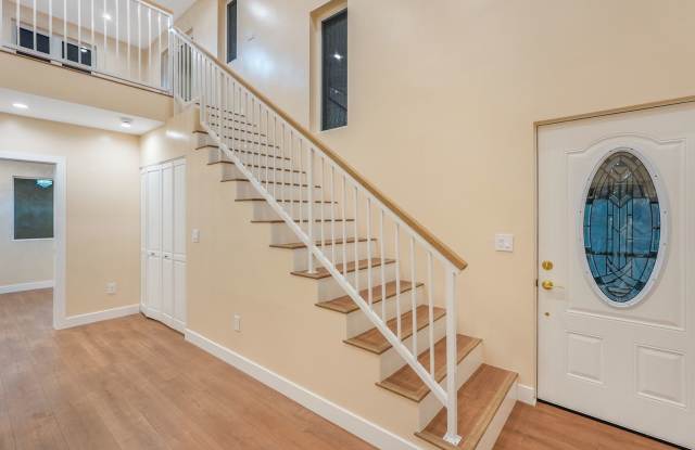 Urban Loft Living in North Hollywood – Brand New 2BR/2BA Gallery 3