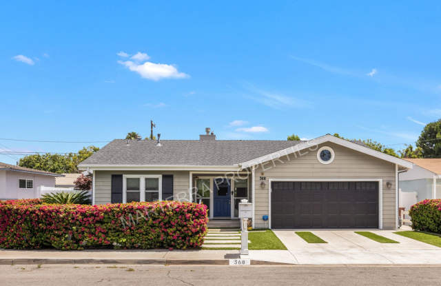 Stunning 4 Bedroom Home with an amazing backard photos photos