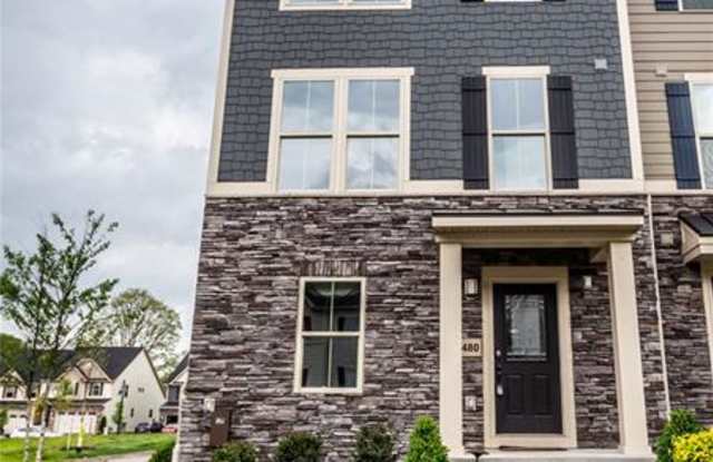 480 Fairmont Gallery 2