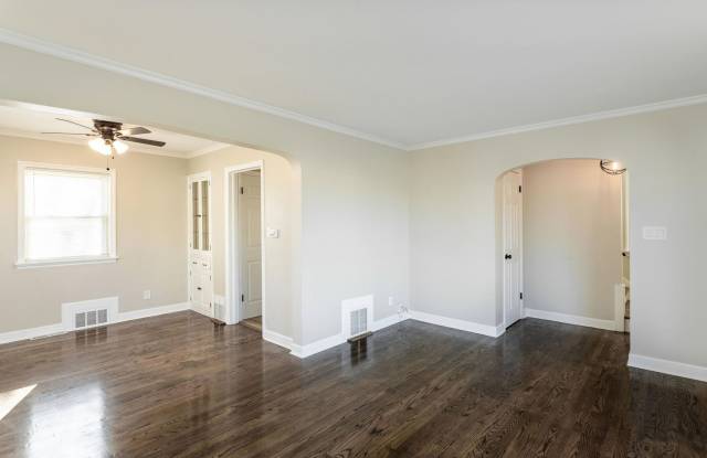 Newly Remodeled 3B Single Family Home | Quartz Countertops | Stainless Steel Appliances + Dishwasher | Central AC | (1) Car Garage Included | Finished Basement | Fenced Yard! Gallery 4
