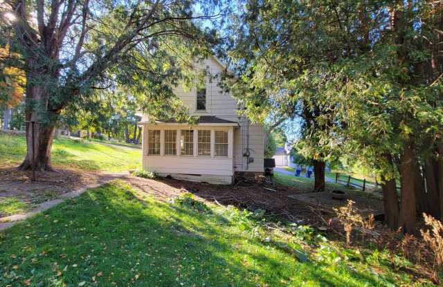3 Bed 1 Bath Single Family Home in Wausau - GREAT AREA! photos photos