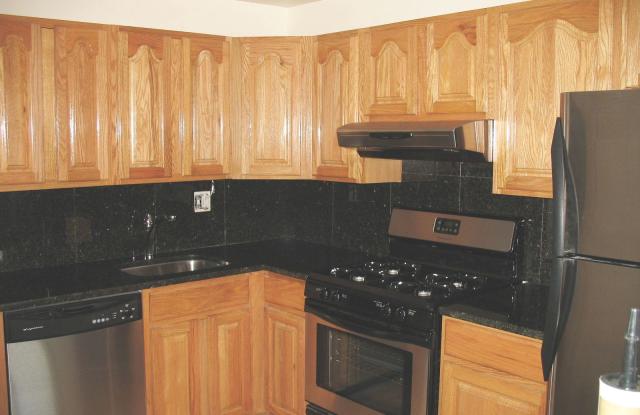 10136 LITTLE POND PLACE Gallery 4