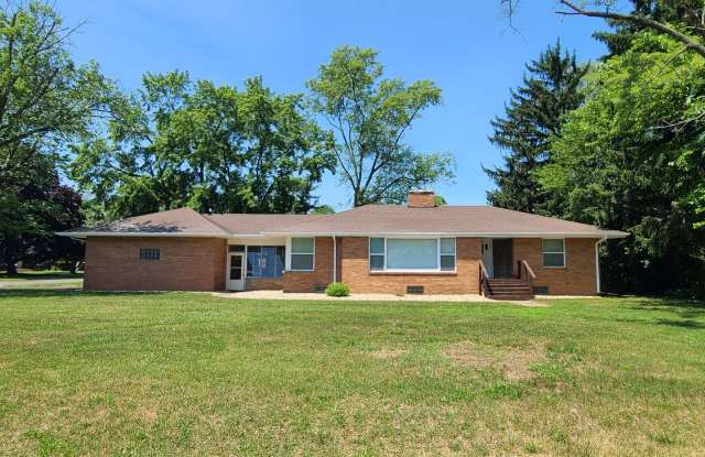 Spacious 4-Bed, 2-Bath Updated Home in Benton Harbor photos photos