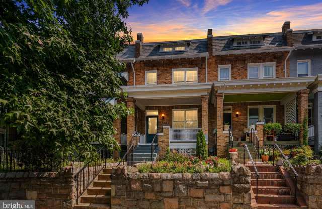 1242 OATES STREET NE photos photos