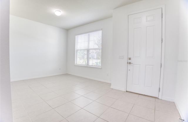 5270 BRYDON WOODS Circle Gallery 3
